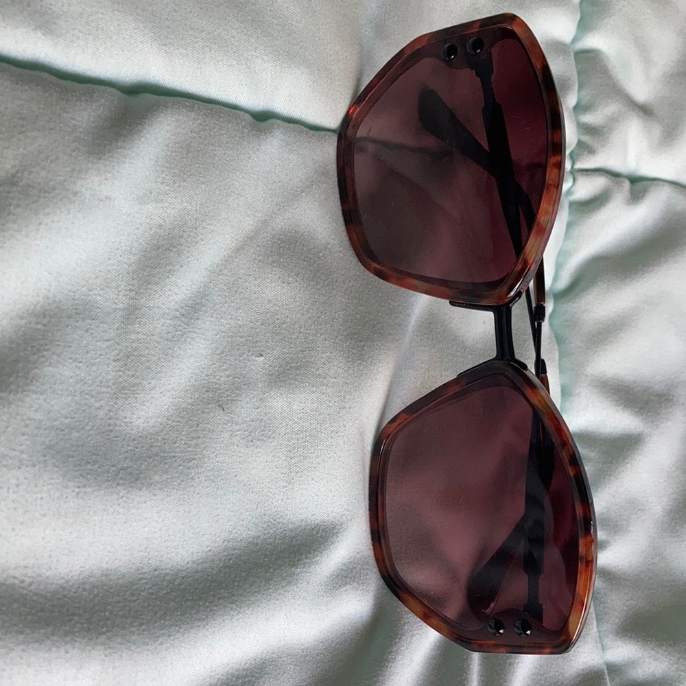 Vince Camuto women’s sunglasses